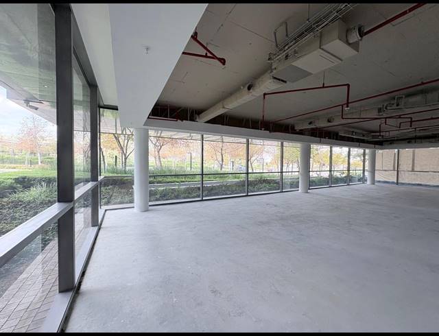 595M² OFFICE TO LET IN WATERFALL